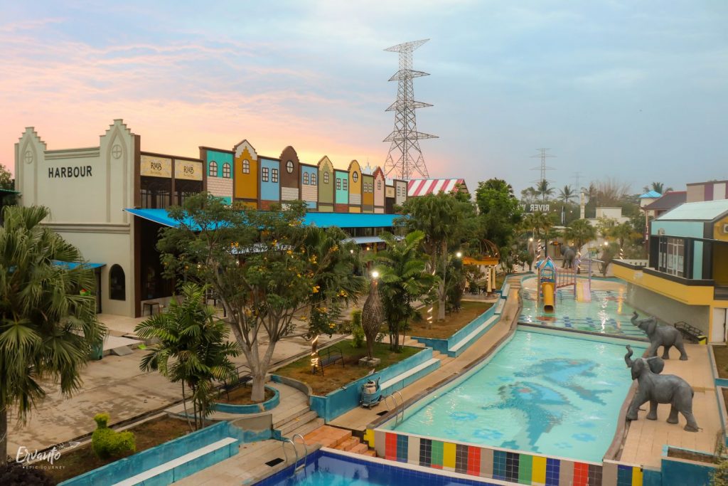 Mini Waterpark dan Swimming Pool River Walk Boja